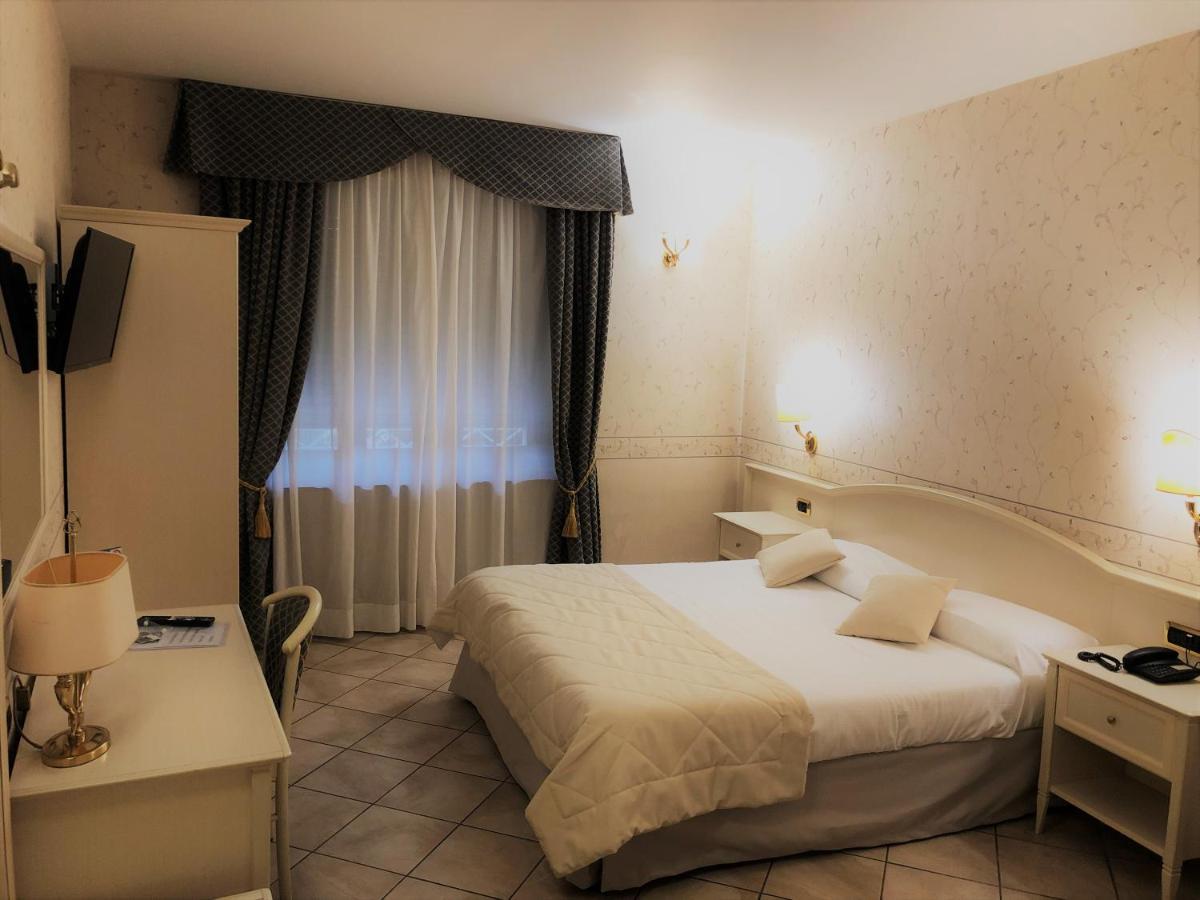 Hotel La Noce Chivasso Dış mekan fotoğraf